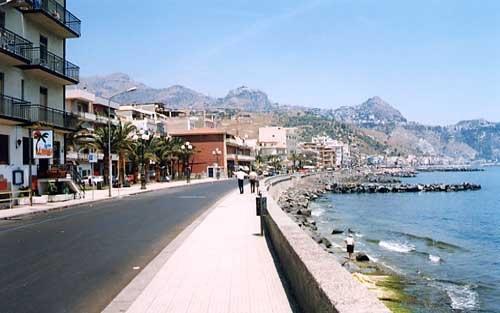 B&B A Casa Di Amici Джардини-Наксос Экстерьер фото