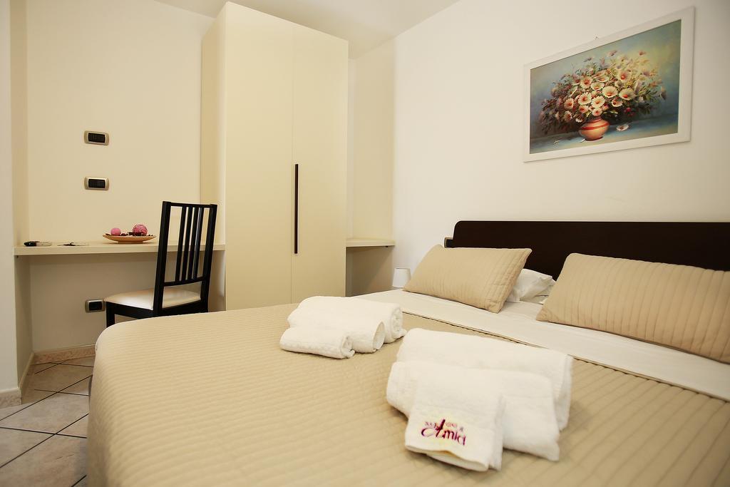 B&B A Casa Di Amici Джардини-Наксос Экстерьер фото