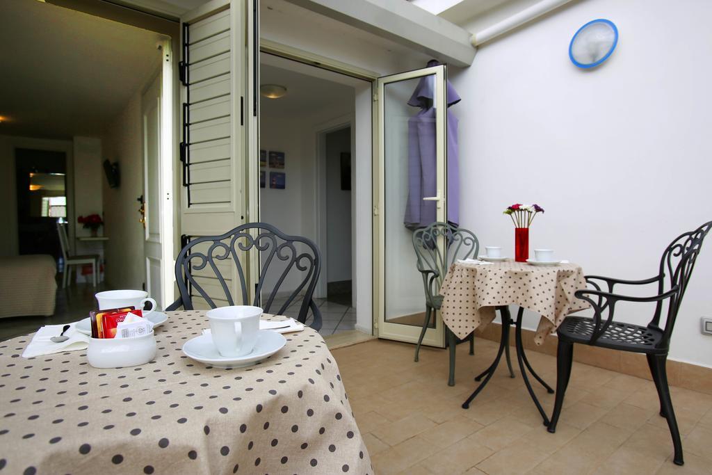 B&B A Casa Di Amici Джардини-Наксос Экстерьер фото