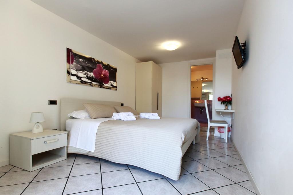B&B A Casa Di Amici Джардини-Наксос Экстерьер фото