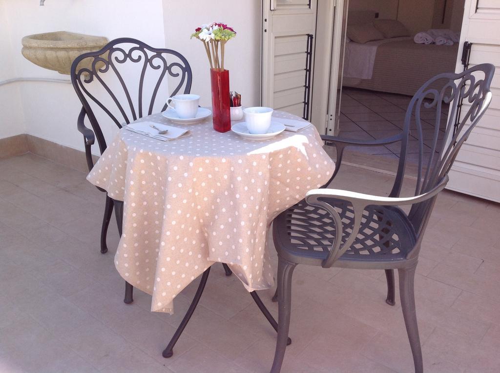 B&B A Casa Di Amici Джардини-Наксос Экстерьер фото
