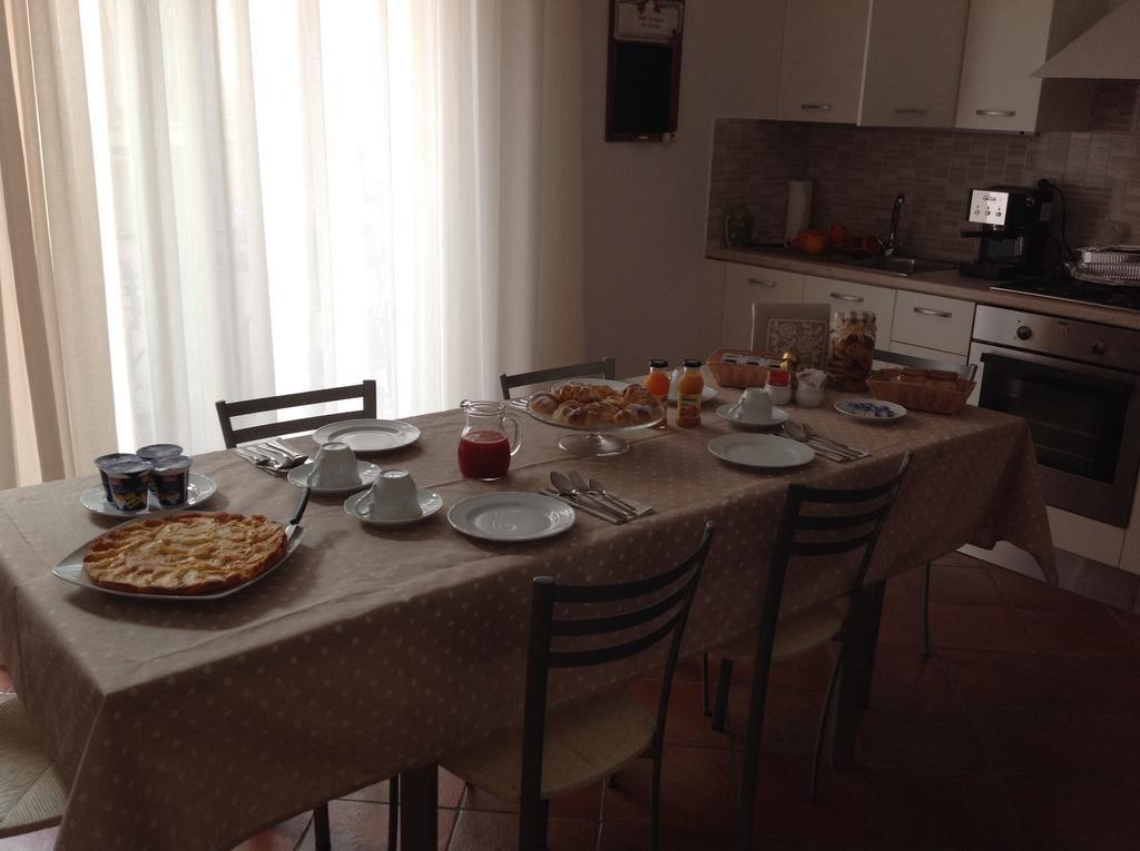 B&B A Casa Di Amici Джардини-Наксос Экстерьер фото