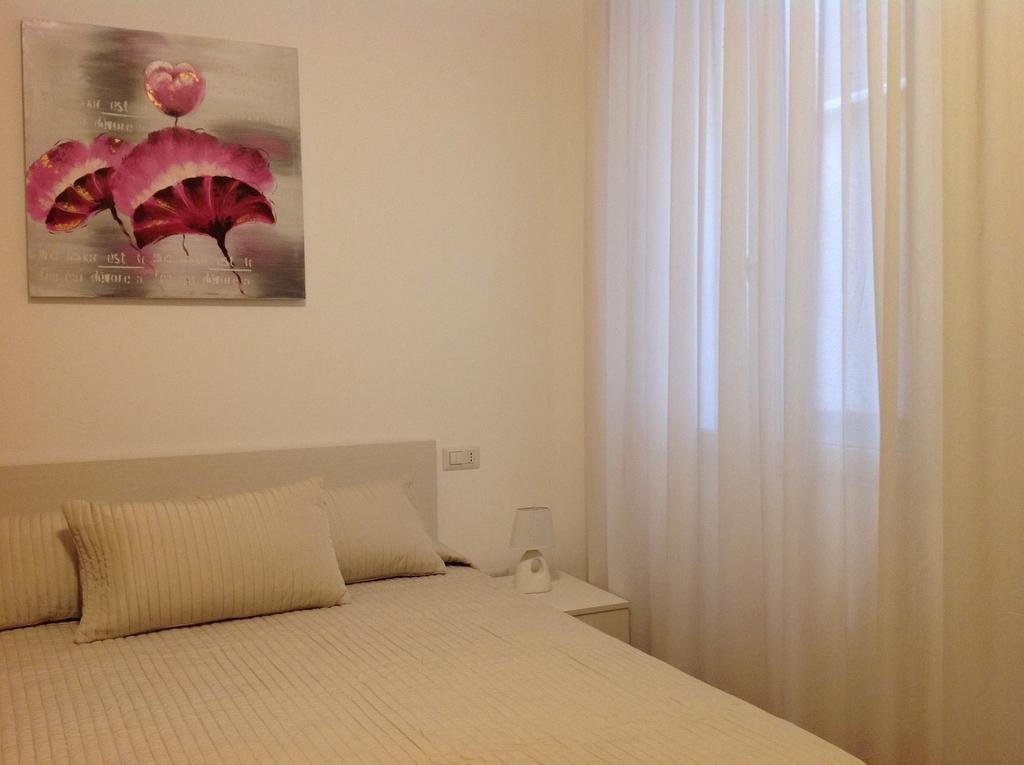 B&B A Casa Di Amici Джардини-Наксос Номер фото