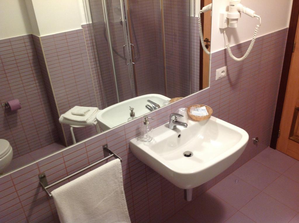 B&B A Casa Di Amici Джардини-Наксос Экстерьер фото